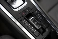 13-Porsche-911-Carrera-4S-9