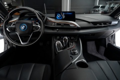 16-BMW-I8-10