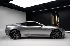16-Aston-DB9-GT-Bond-Edition-銀-黑-14