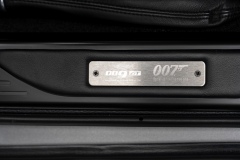 16-Aston-DB9-GT-Bond-Edition-銀-黑-6