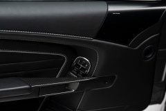 16-Aston-DB9-GT-Bond-Edition-銀-黑-7