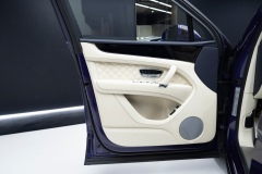 17-Bentley-Bentayga-W12-藍紫-白_-12
