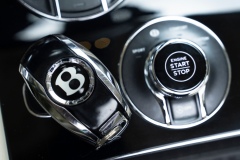 17-Bentley-Bentayga-W12-藍紫-白_-9