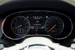 17-Bentley-Bentayga-W12-藍紫-白_
