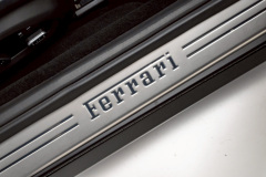 17-Ferrari-GTC-4-LUSSO-T-白-黑_覓奢華LUXURYGOODS-6