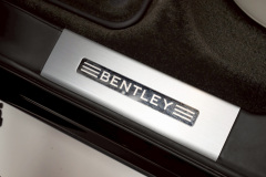 18-Bentley-bentayga-黑-白_覓奢華LUXURYGOODS-14