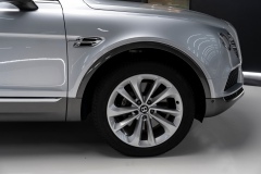 19-Bentley-Bentayga-銀-15