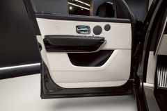 20-Rolls-Royce-Cullinan-黑-白_覓奢華LUXURYGOODS-7