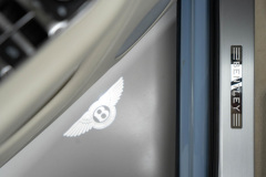 21-Bentley-Bentayga-藍-白駝_覓奢華LUXURYGOODS-9